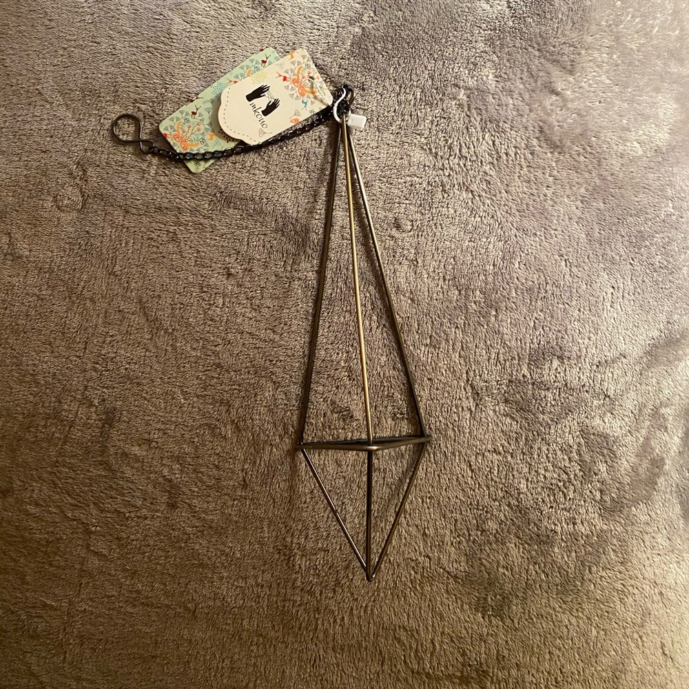Mkono metal plant hanger